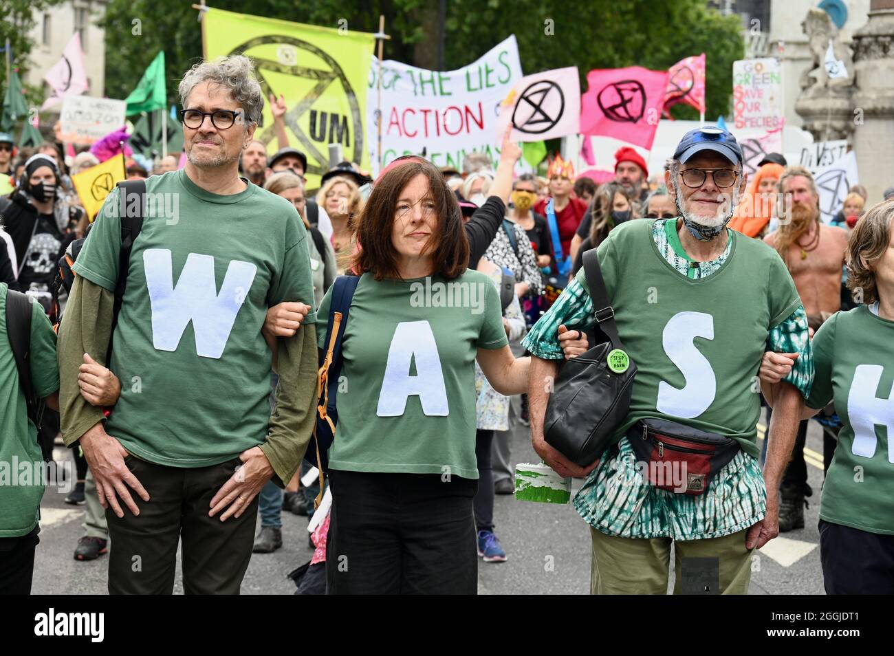 London, Großbritannien. Greenwash-Demonstranten, Aussterben Rebellion Londoner Proteste : Tag Zehn. Greenwash Action Day, Westminster. Stockfoto