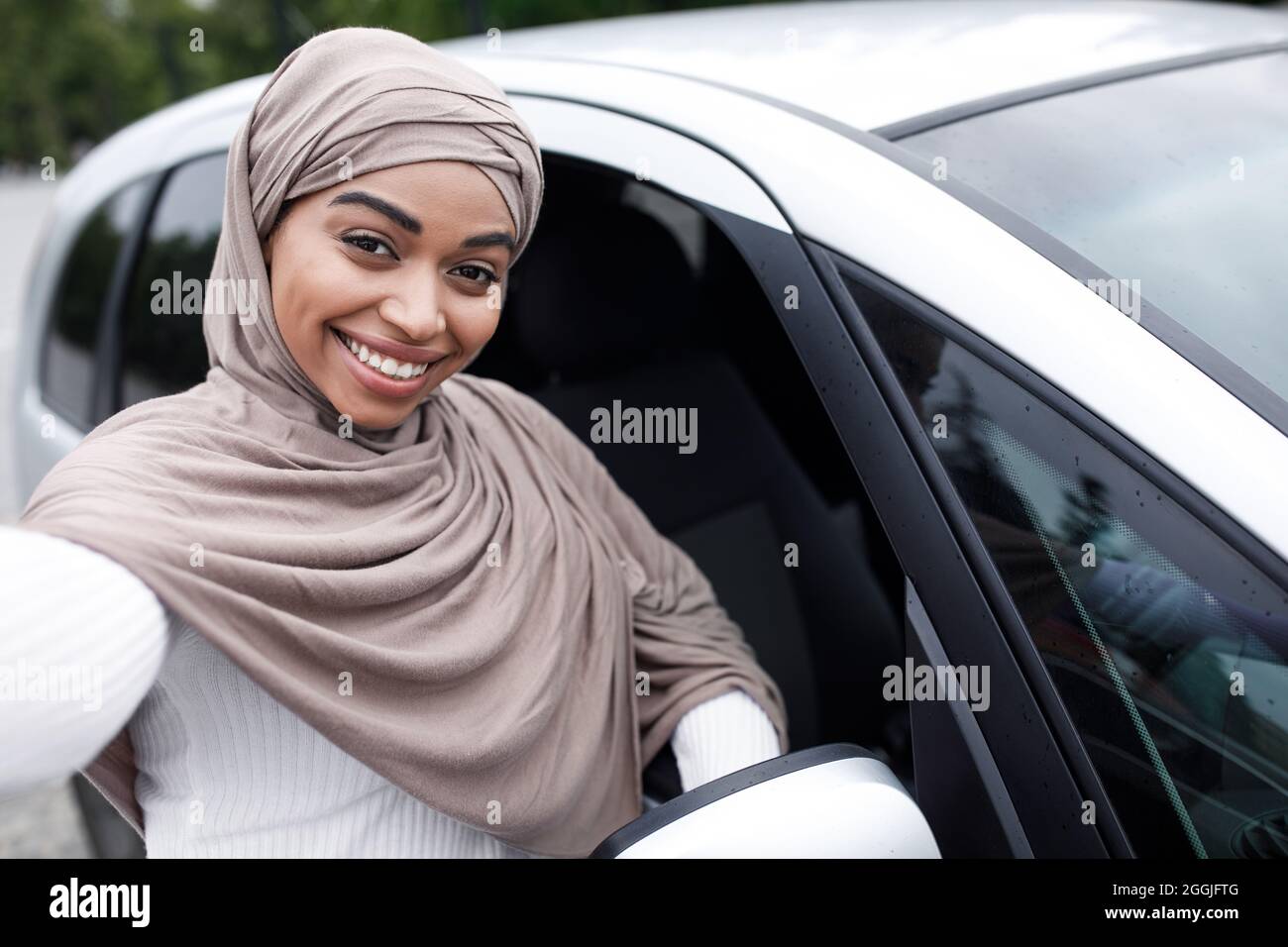 Kauf eines neuen Autos, Fahrunterricht, Auto mieten, Anzeige und Blog Stockfoto