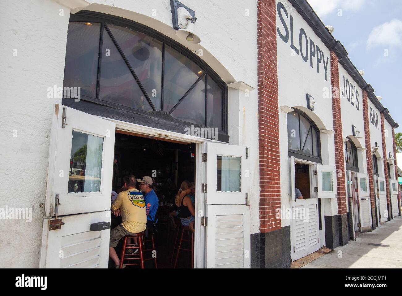 Schlampige Joe's Bar in Key West Florida. Ernest Hemingway, der 1954 den Nobelpreis für Literatur erhielt, war ein regelmäßiger Kunde, als er in Key West lebte. Stockfoto