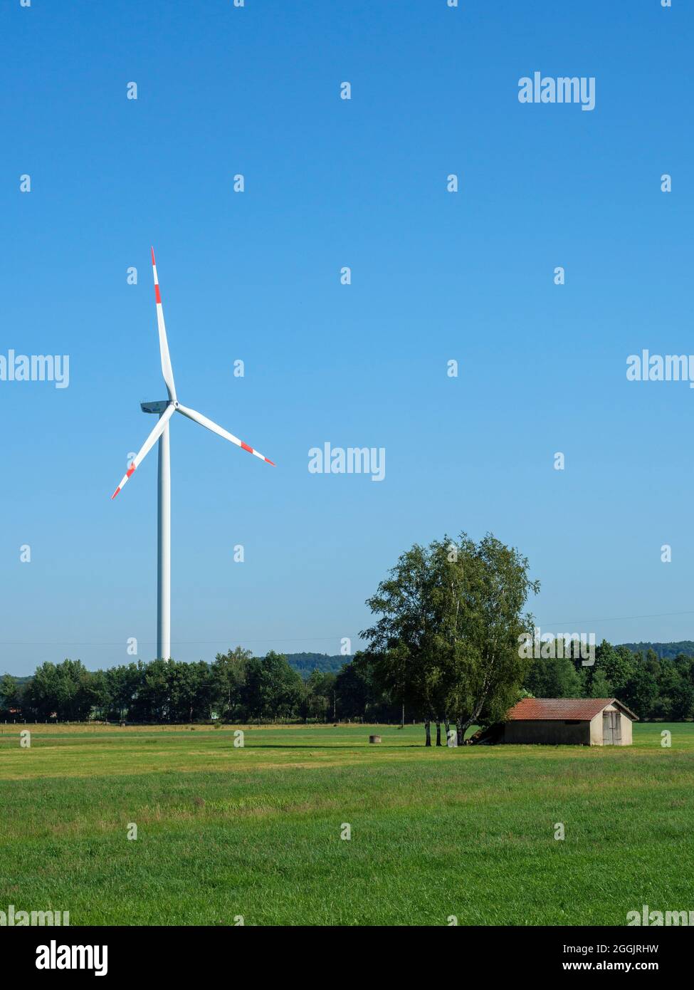Landschaft mit Windkraftanlagen bei Westerhausen, Osnabrücker Land, Niedersachsen, Deutschland Stockfoto