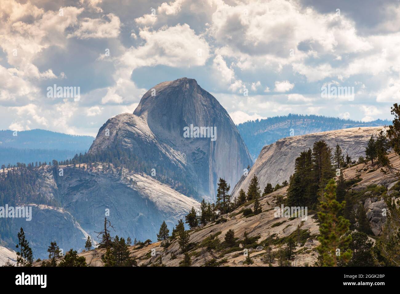 Blick von Olmsted Point auf Half Dome, Yosemite National Park, Kalifornien, USA Stockfoto