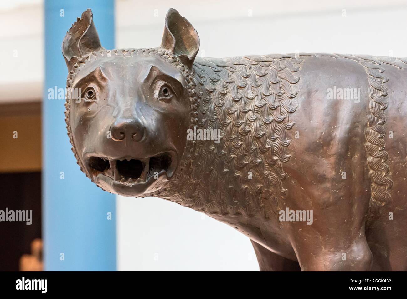 Nahaufnahme der auf Bronze gemeißelten römischen Wölfin Stockfoto