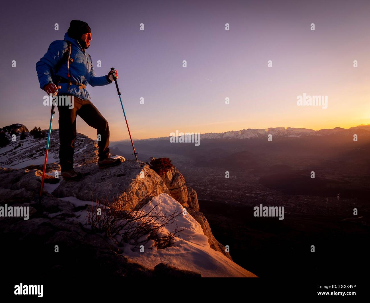 Schneeschuhtour in den französischen Alpen, Region Auvergne-Rhône-Alpes Stockfoto