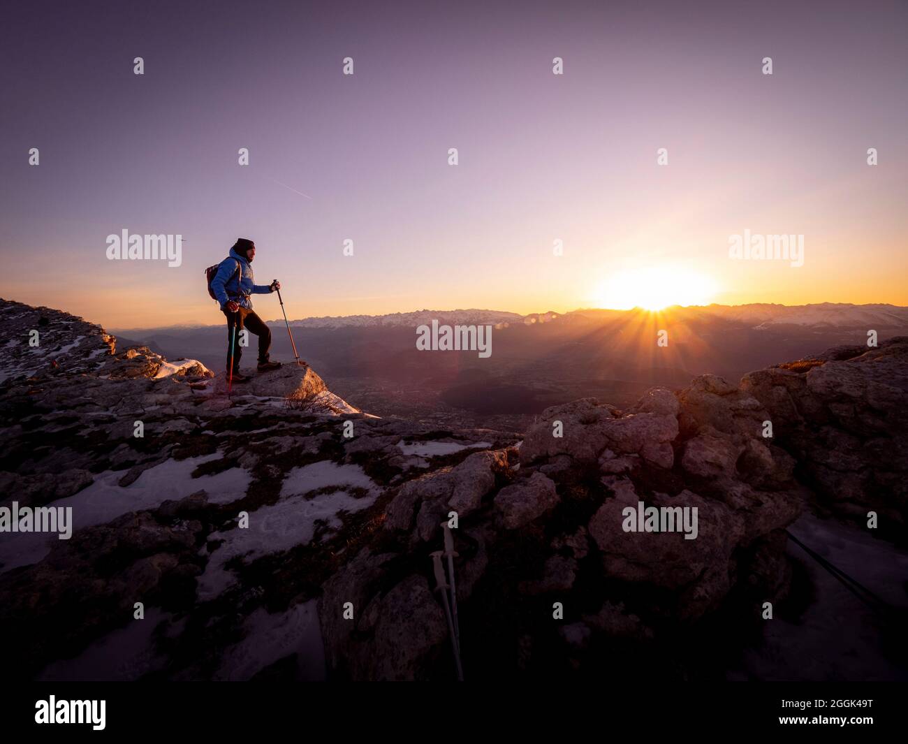 Schneeschuhtour in den französischen Alpen, Region Auvergne-Rhône-Alpes Stockfoto