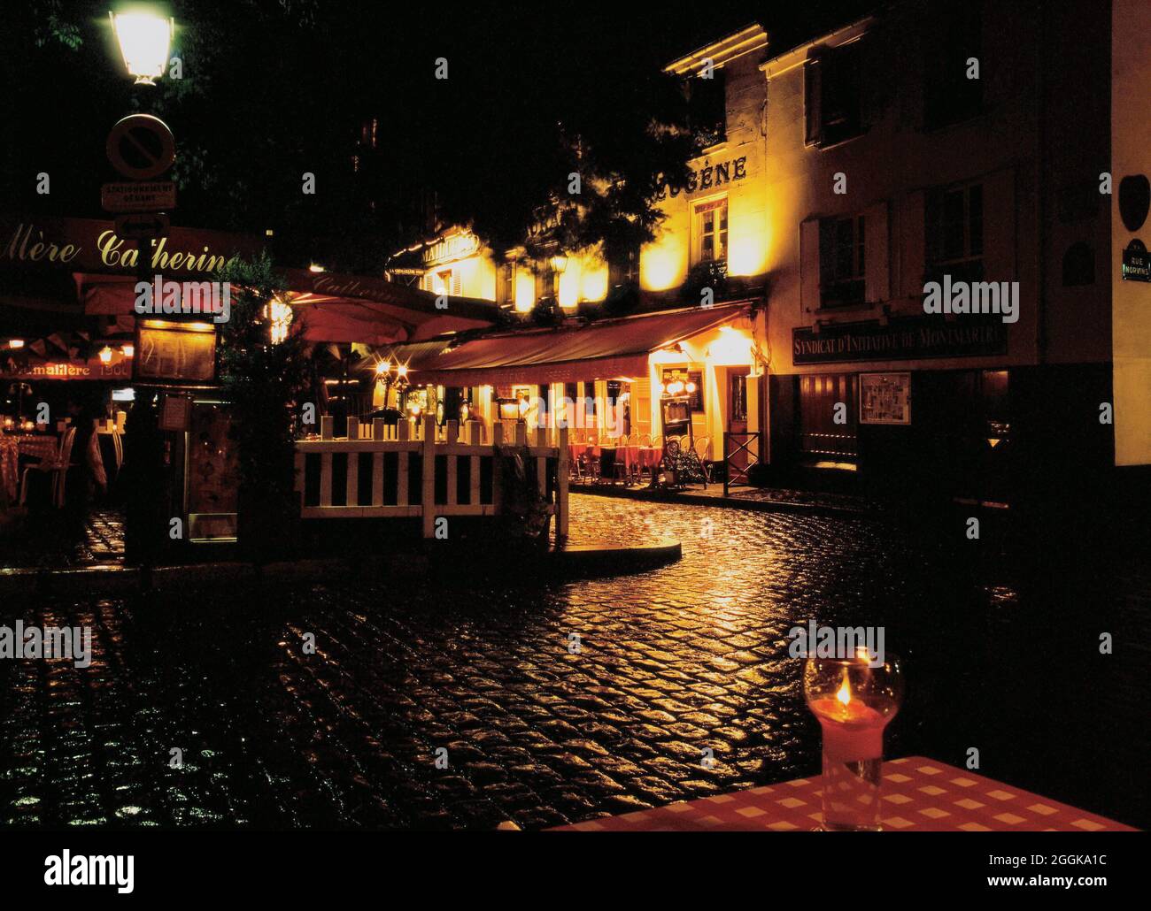 Paris Straße bei Nacht, Place du Tertre Stockfoto