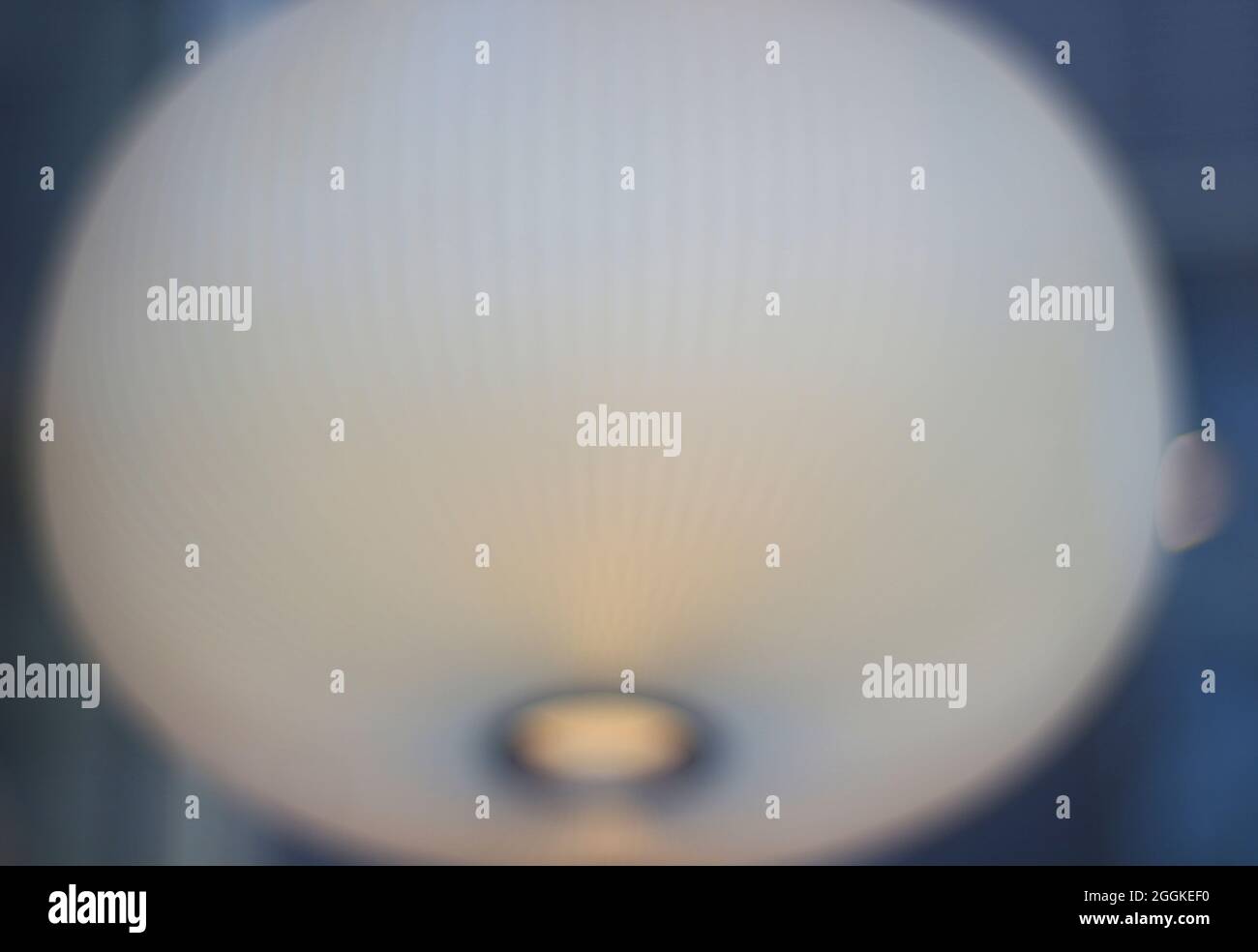 Kugelförmige Lampe mit Lichtquelle. Stockfoto