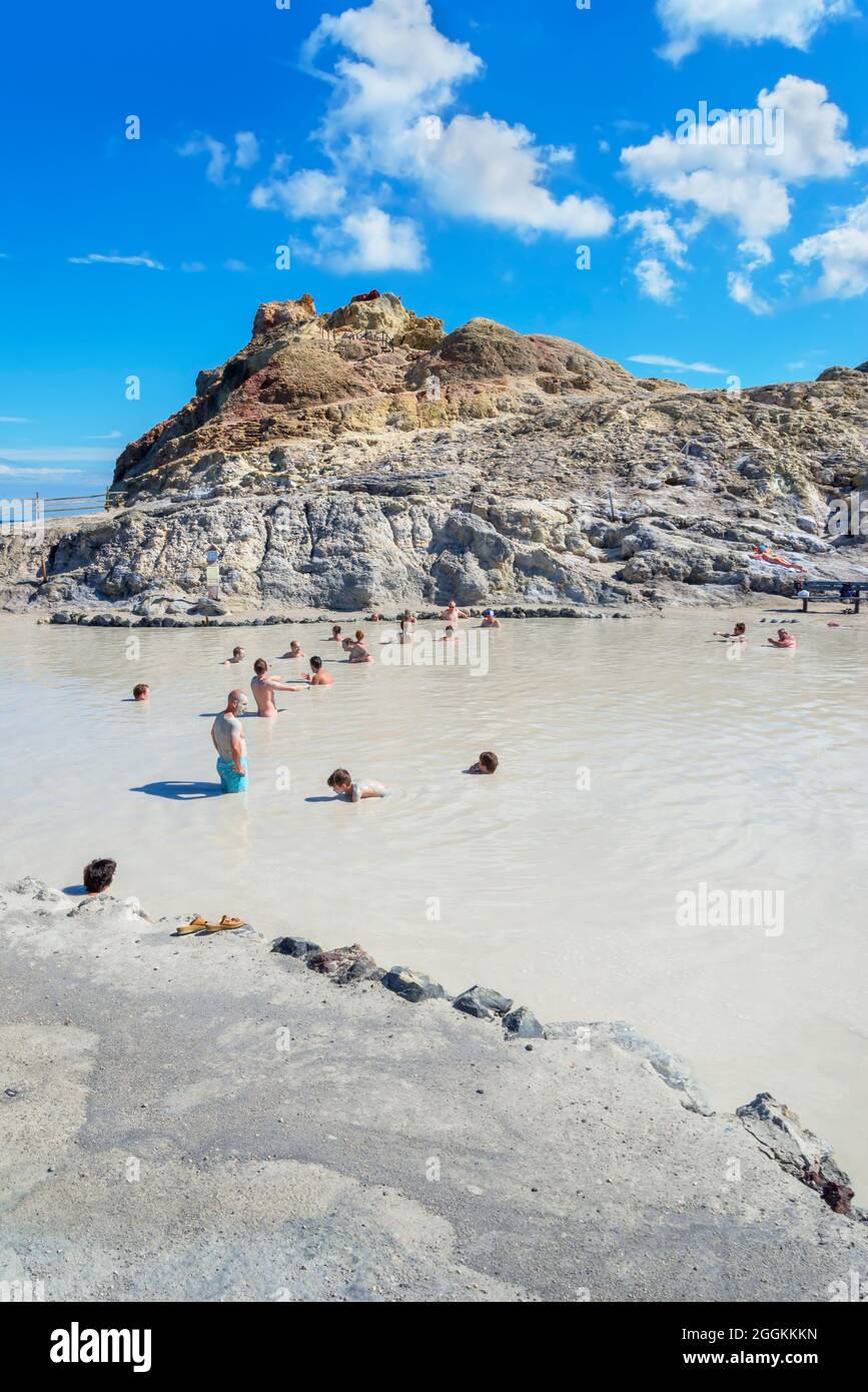 Schlammbad, Vulkaninsel, Äolische Inseln, Sizilien, Italien, Stockfoto