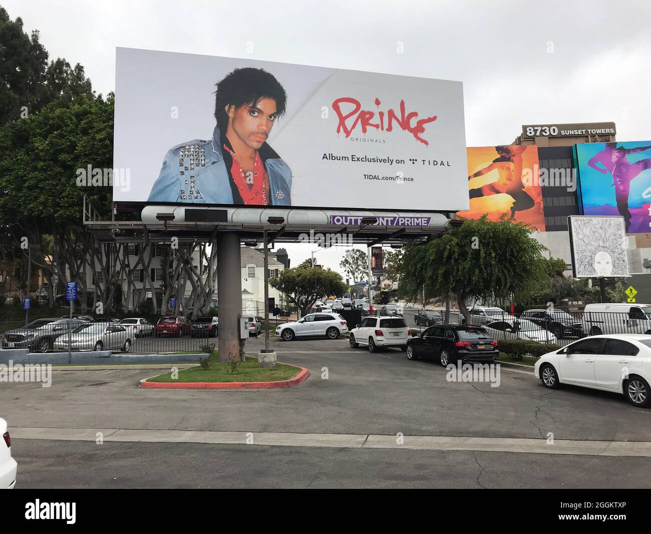 Plakatwand, auf der die Musik von Prince posthum auf dem Sunset Strip in Los Angeles, CA, gefördert wird Stockfoto