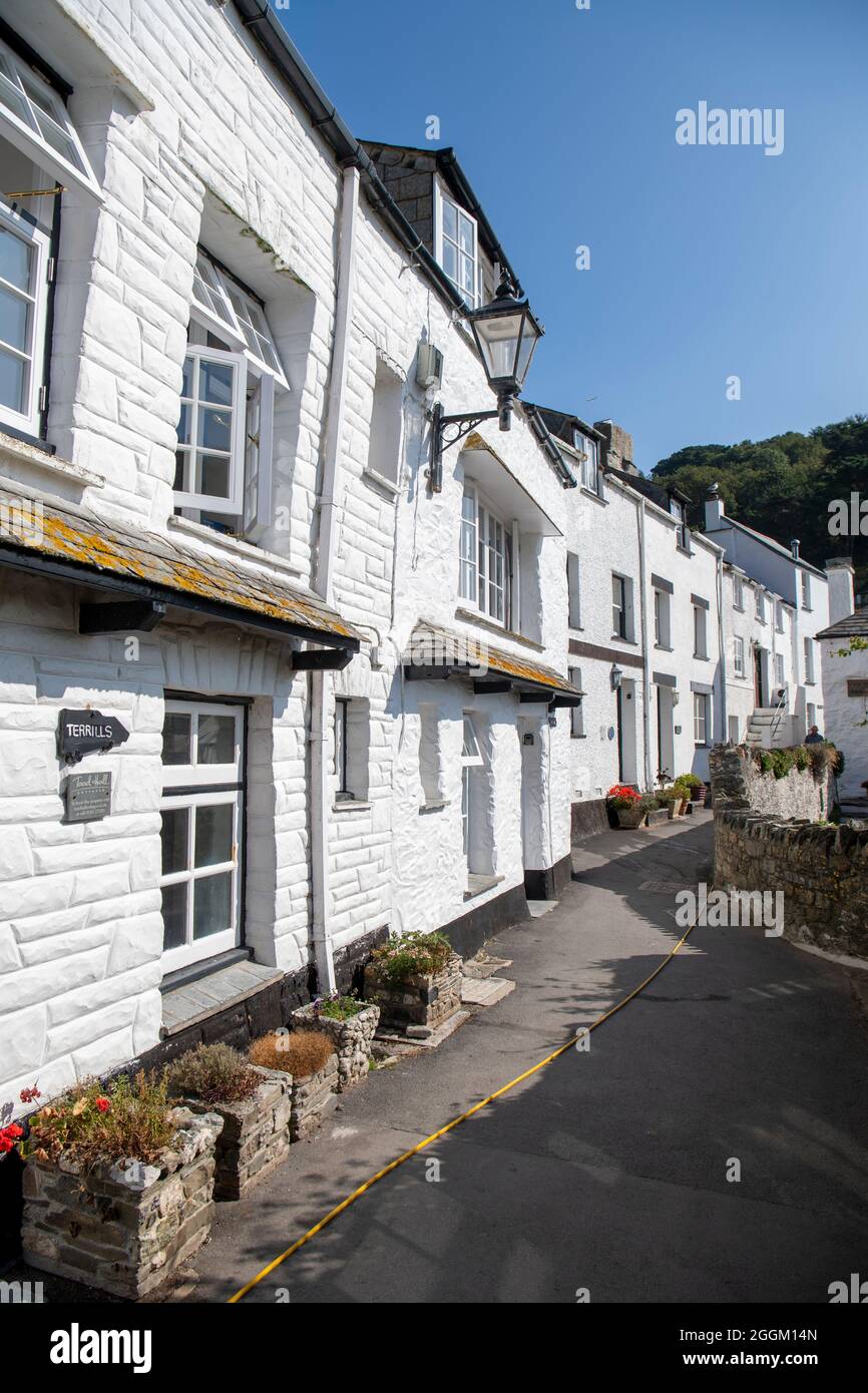 Polperro ist ein großes Dorf, eine zivile Pfarrei und ein Fischerhafen innerhalb der Polperro Heritage Küste im Süden von Cornwall, England. Seine Bevölkerung ist ar Stockfoto
