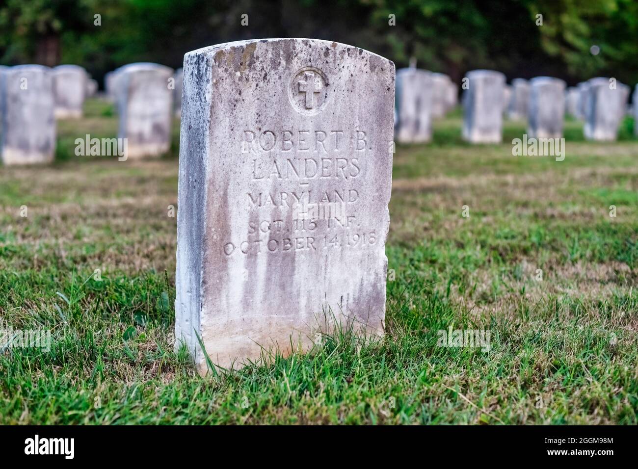 Ein Grab eines Unionsveterans auf dem Antietam National Cemetery in Sharpesburg, Maryland. Stockfoto