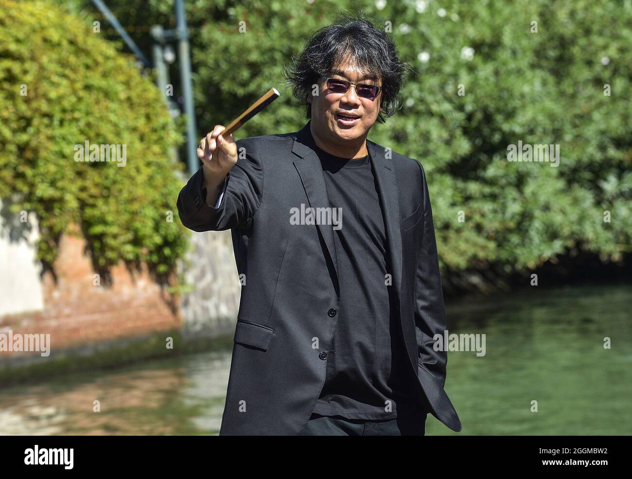 Venedig, Italien. September 2021. Venezia78 Jurypräsident Bong Joon Ho kommt anlässlich des 78. Internationalen Filmfestivals von Venedig am 01. September 2021 in Venedig, Italien, zur Fotozelle der Jury. Foto von Rocco Spaziani/UPI Credit: UPI/Alamy Live News Stockfoto