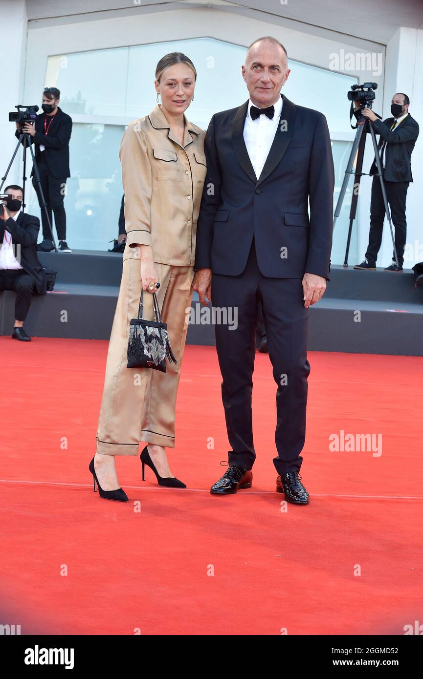 Venedig, Italien. September 2021. VENEDIG, ITALIEN - 01. SEPTEMBER:Stefano Sollima besucht den roten Teppich des Films 'Madres Paralelas' während der 78. Internationalen Filmfestspiele von Venedig am 01. September 2021 in Venedig, Italien. Kredit: dpa/Alamy Live Nachrichten Stockfoto