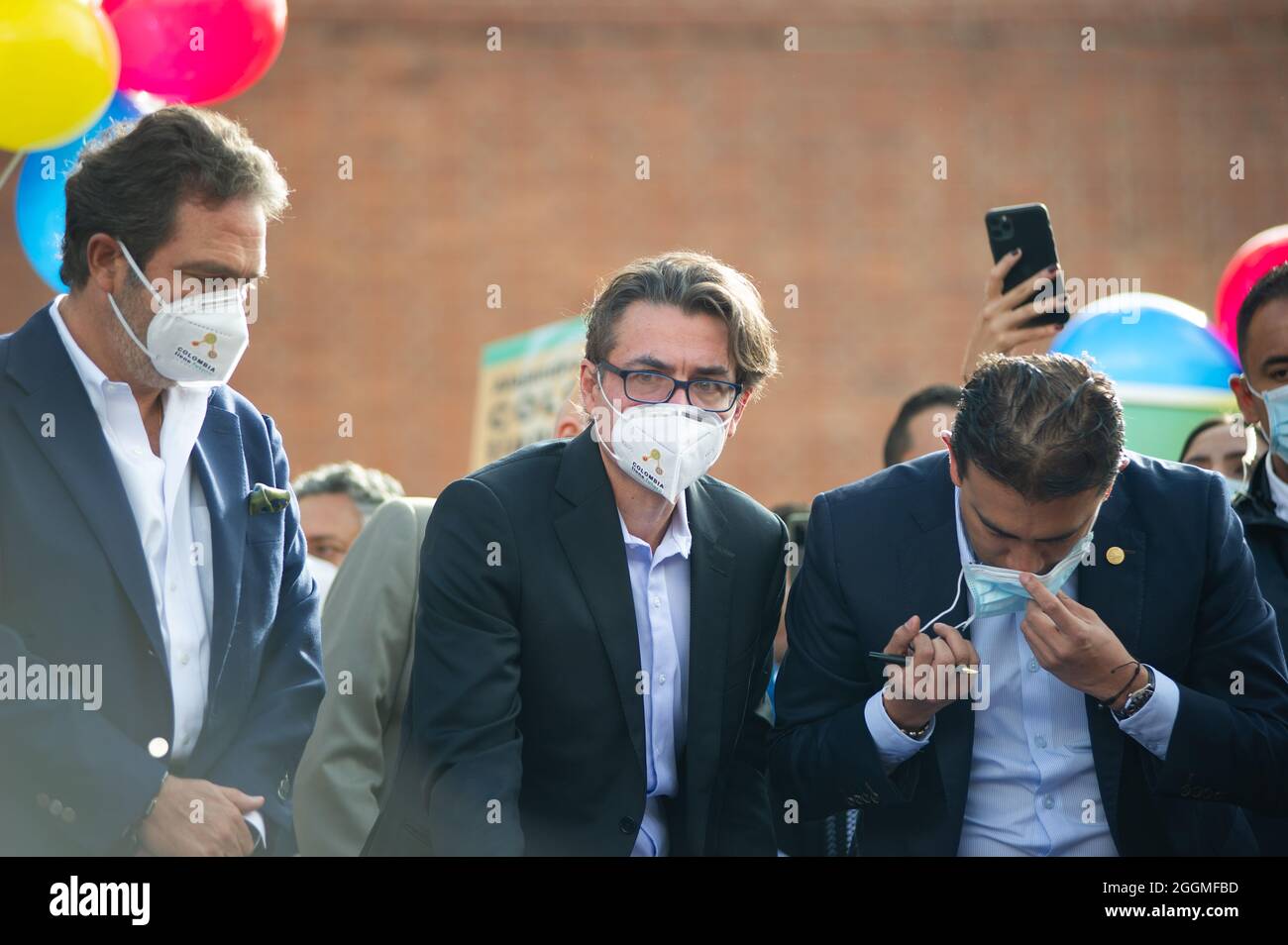 Alejandro Gaviria, ehemaliger Dekan der Universität Los Andes und Gesundheitsministerium (2012-2018), startet seine Präsidentschaftskandidatur am 1. September 2021 beim Wahlausschuss in Bogota, Kolumbien. Stockfoto