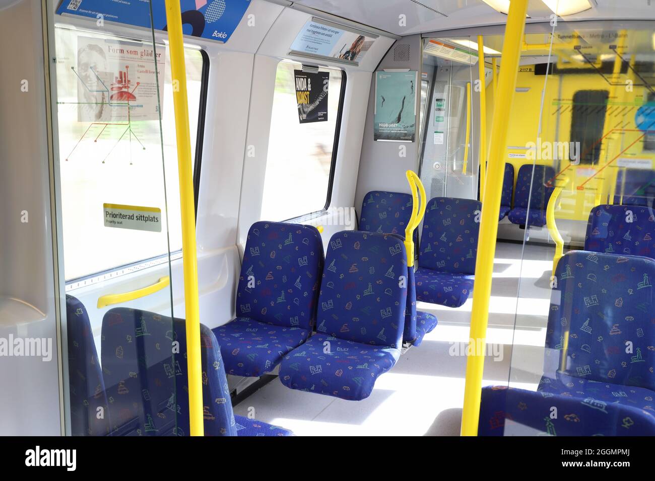 Stockholm, Schweden - 1. September 2021: Innenansicht eines Stockholmer U-Bahn-Wagens der Klasse C20. Stockfoto