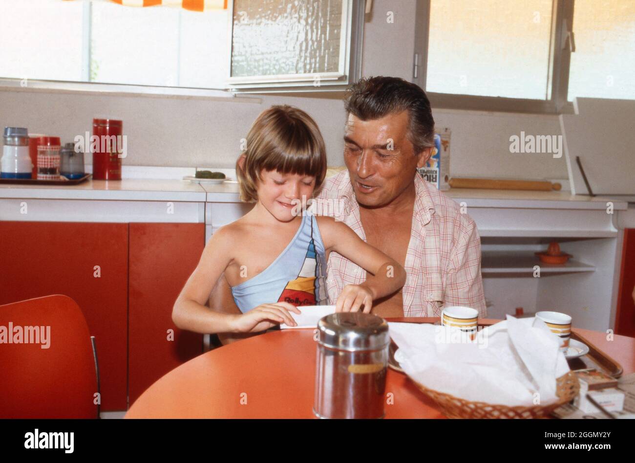 Patrizia Lamborghini mit dem Vater Ferrucci in den Ferien in Perugia  Italien 1991 Patrizia Lamborghini und ihr Vater Ferrucchio im Urlaub in  Perugia Italien 1991 Stockfotografie - Alamy