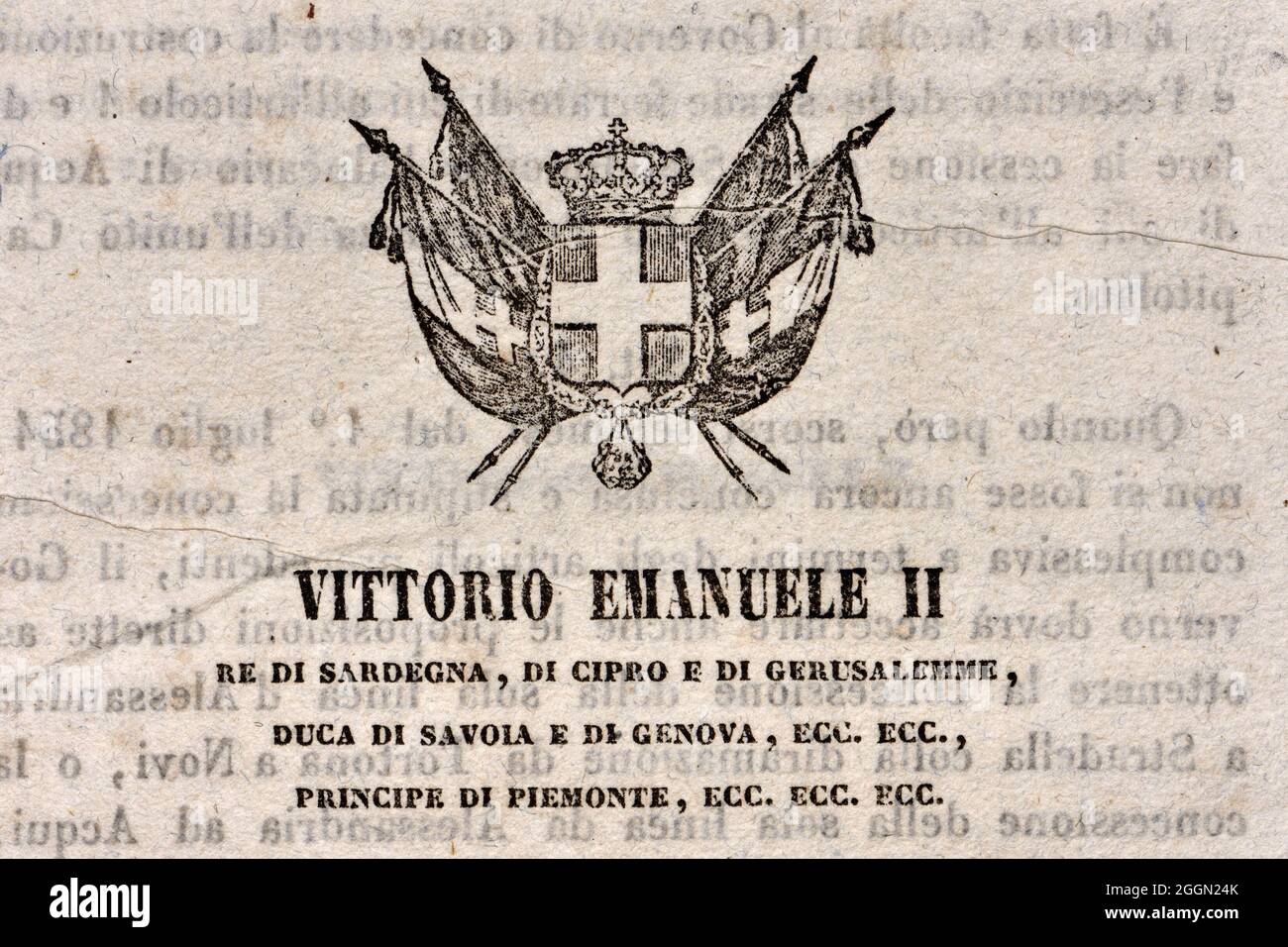 Italienisches Dokument von König Viktor Emmanuel II., in dem neue Gesetze vom Senat und der Abgeordnetenkammer verkündet werden. Detail der Titelseite Stockfoto