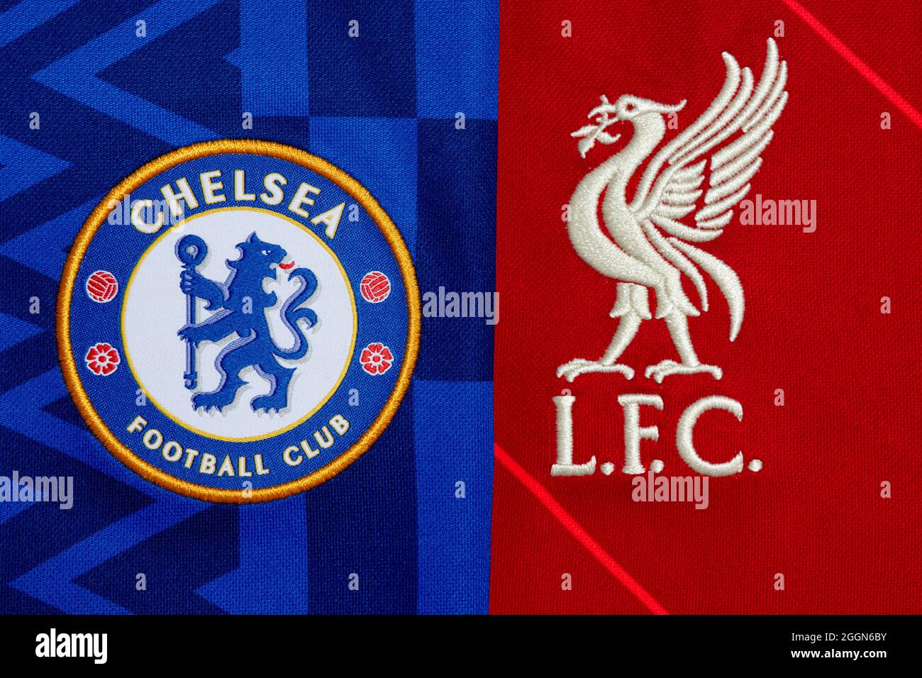 Nahaufnahme des Vereinswappens von Liverpool & Chelsea Stockfoto