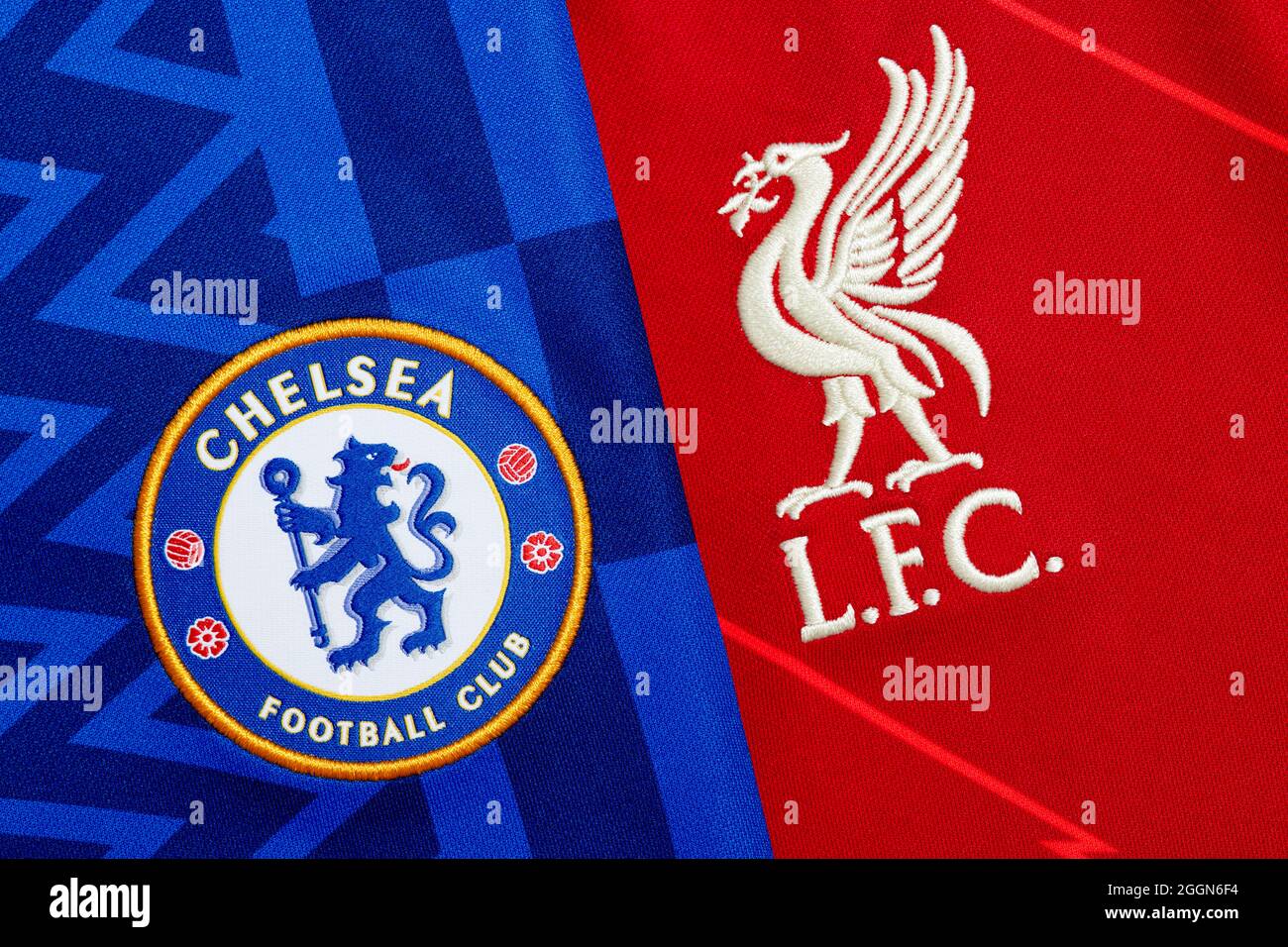 Nahaufnahme des Vereinswappens von Liverpool & Chelsea Stockfoto
