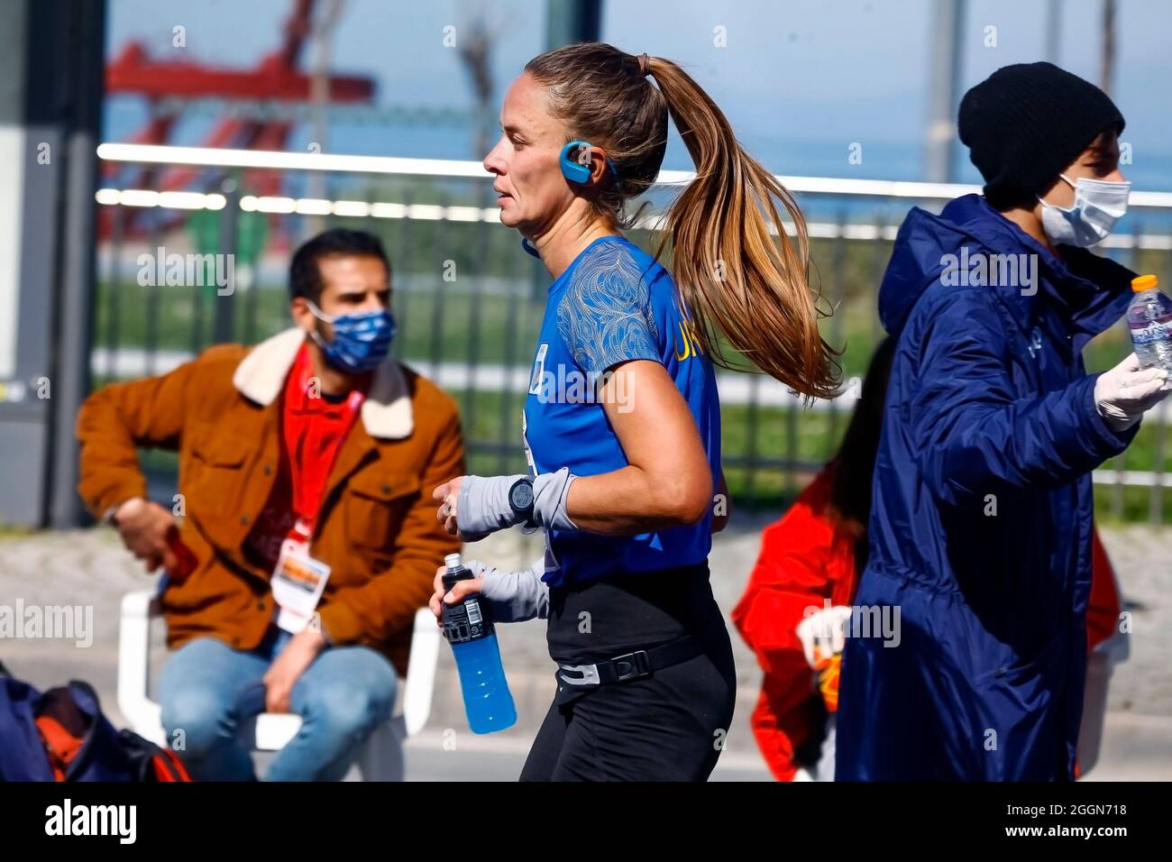 11-04-2021 Izmir-Türkei: Marathon Izmir 2021 Stockfoto