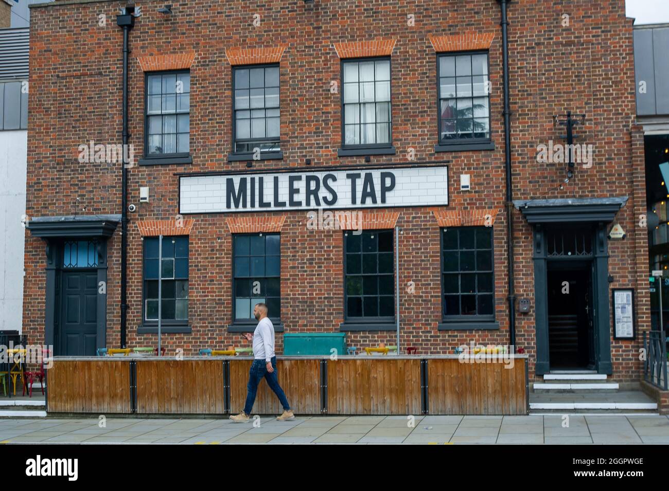 Uxbridge, London Borough of Hillingdon, Großbritannien. September 2021. Einige Pubs berichten, dass sie aufgrund des anhaltenden Mangels an Lkw-Fahrern nur wenig Bier zur Verfügung haben. Quelle: Maureen McLean/Alamy Stockfoto