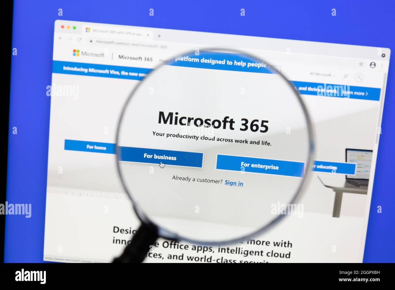 Ostersund, Schweden - 6. Nov 2020: Microsoft 365 Website auf einem Computerbildschirm. Microsoft 365 ist eine Office-Suite von Microsoft. Stockfoto