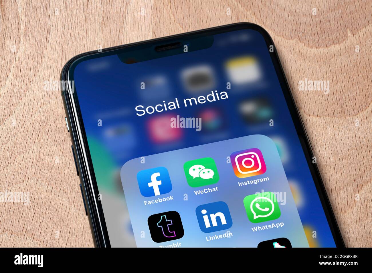 Titel: Ostersund, Schweden - 16. April 2021: Social-Media-App-Icons Social-Media-Anwendungen ermöglichen es Menschen, Inhalte zu teilen. Stockfoto