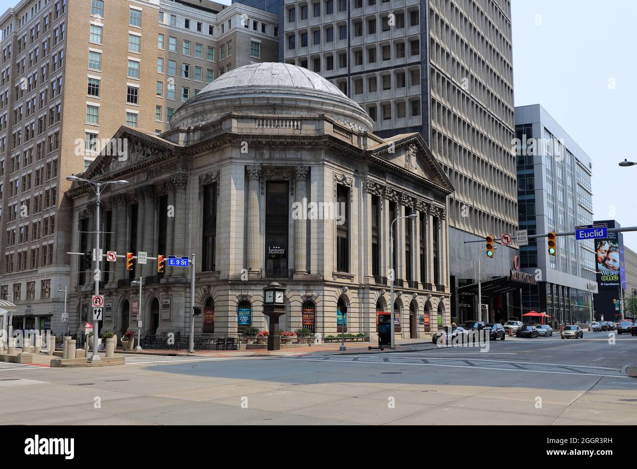 Historisches Gebäude der Cleveland Trust Company heute das Lebensmittelgeschäft von Heinen.Cleveland.Ohio.USA Stockfoto