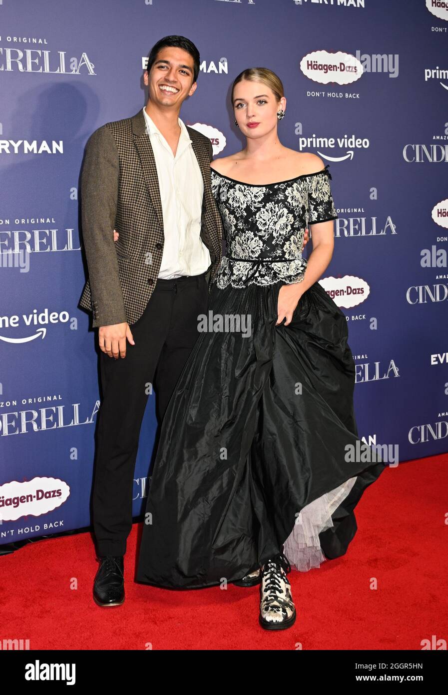 Luke Latchman, Tallulah Greive kommt bei der Partnerveranstaltung von Cinderella UK an, die von Haagen Dazs auf der Everyman Broadgate, 2021-09-02, London, Großbritannien, veranstaltet wird. Stockfoto