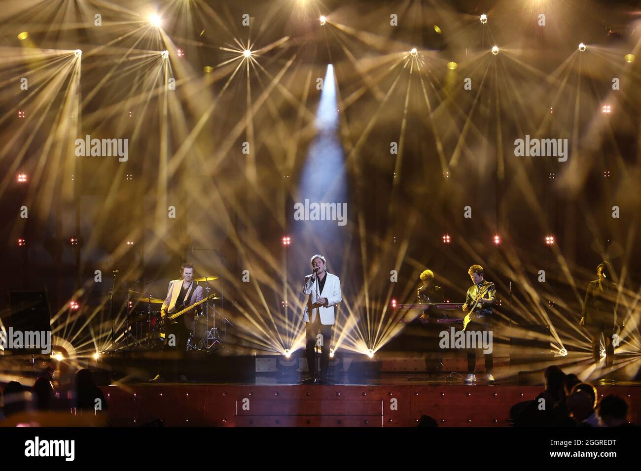 Hamburg, Deutschland. September 2021. Die britische Band Duran Duran auf der Bühne während der Verleihung des Deutschen Radiopreises. Der Preis des Deutschen Rundfunks wird in zehn Kategorien vergeben. Es ist nicht ausgestattet. Quelle: Christian Charisius/dpa Pool/dpa/Alamy Live News Stockfoto