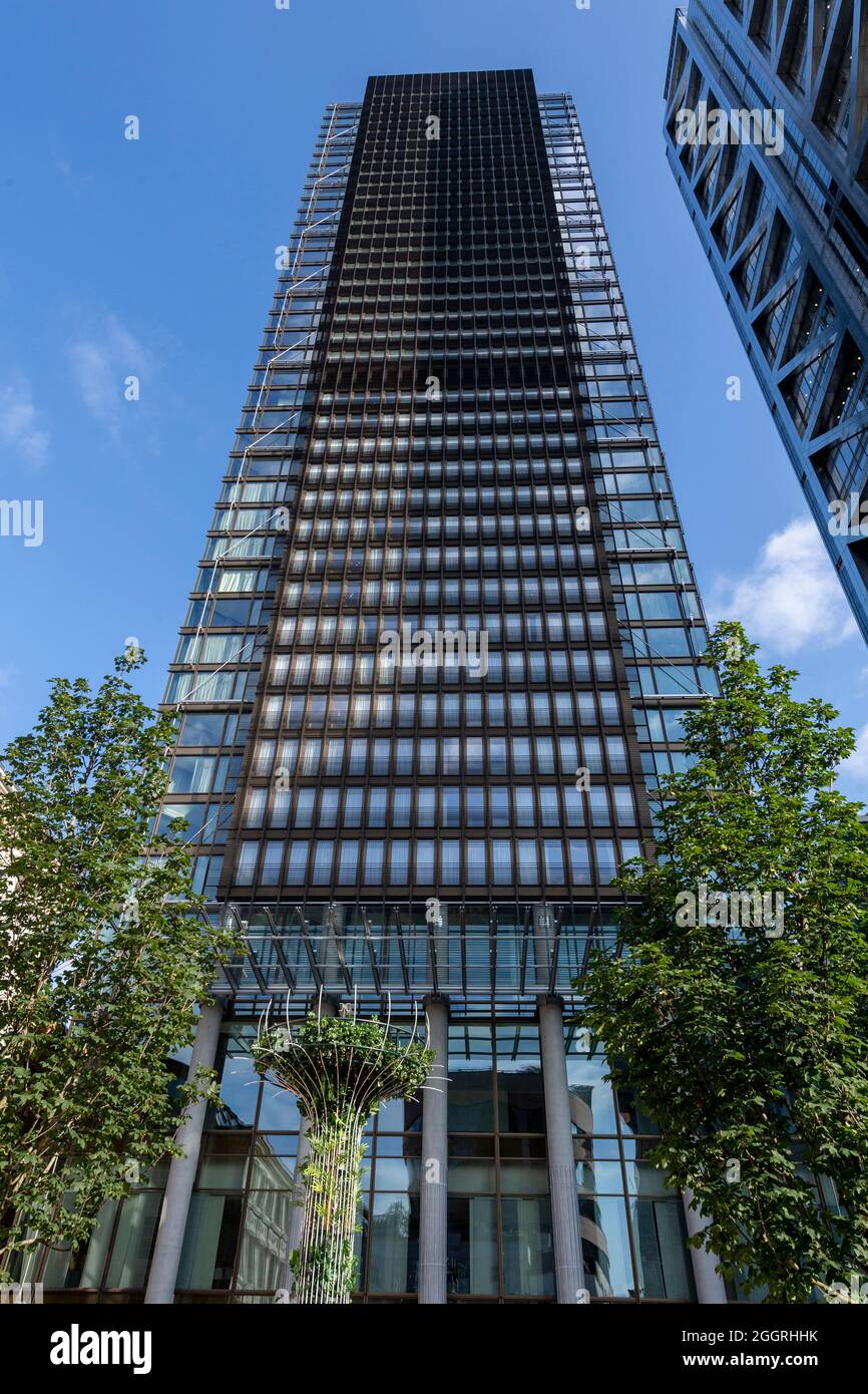 02/09/2021. London, Großbritannien. Foto von Ray Tang. Gäste nehmen an der Eröffnung des neuen luxuriösen Pan Pacific Hotels im Herzen der City of London Teil. Dieses Hotel gehört zur PAN PACIFIC Hotels-Gruppe in Singapur und ist das erste europäische Hotel. Das Hotel befindet sich in One Bishopsgate Plaza und verfügt über 237 Gästezimmer, darunter 42 Suiten und eine charakteristische Pan Pacific Suite; fünf Bars und Restaurants, darunter ein ganztägig geöffnetes Straits Kitchen Restaurant; Eine spezielle Wohlbefindenetage mit einem 18.5 Meter langen, unendlichen Pool und einer Cocktailbar im Devonshire House, die von Tom Dixon entworfen wurde. Foto von Ray Tang. Stockfoto