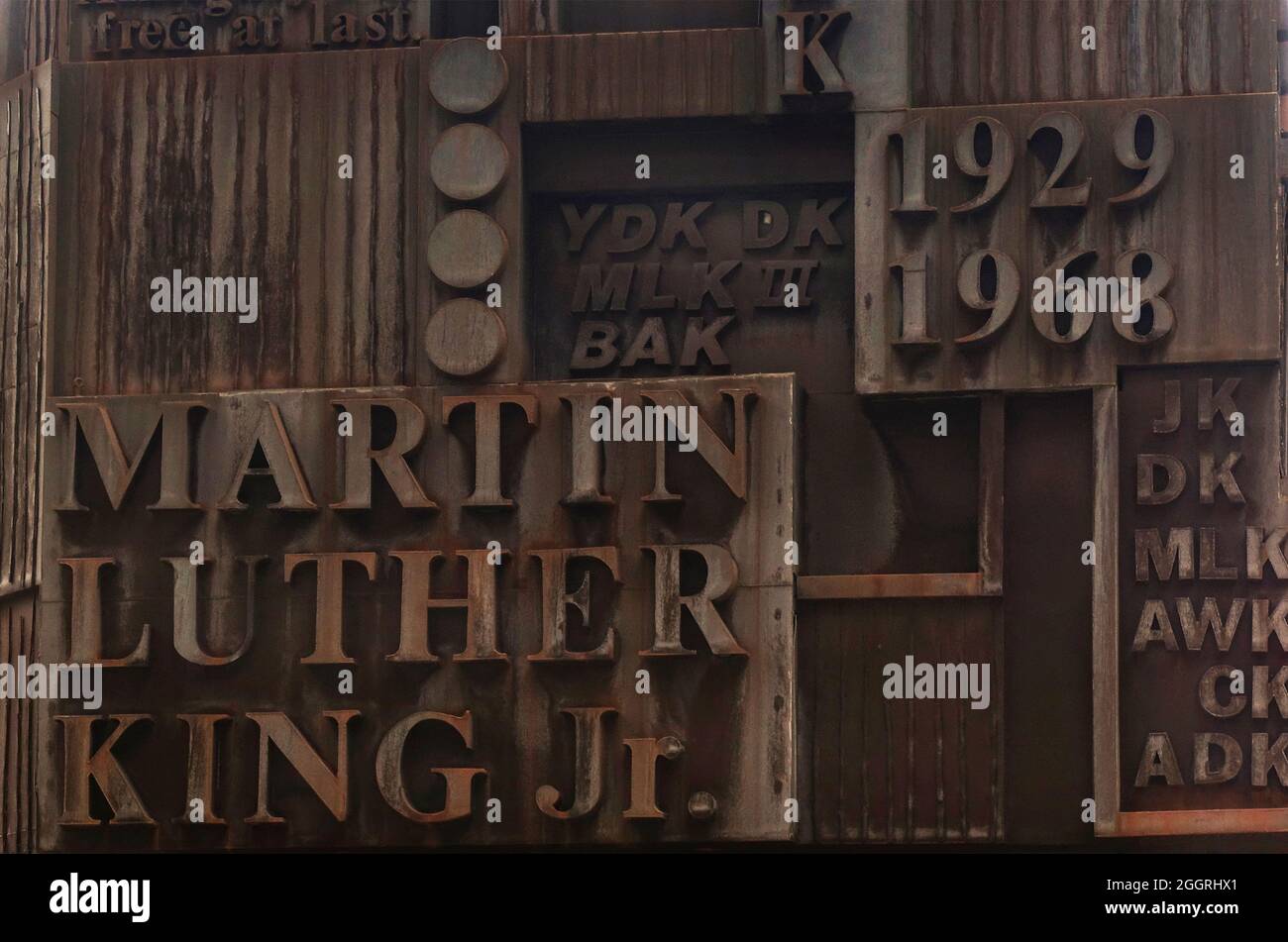 MLK-Gedenkskulptur vor dem Martin Luther King JR-Bildungscampus in Manhattan NYC Stockfoto