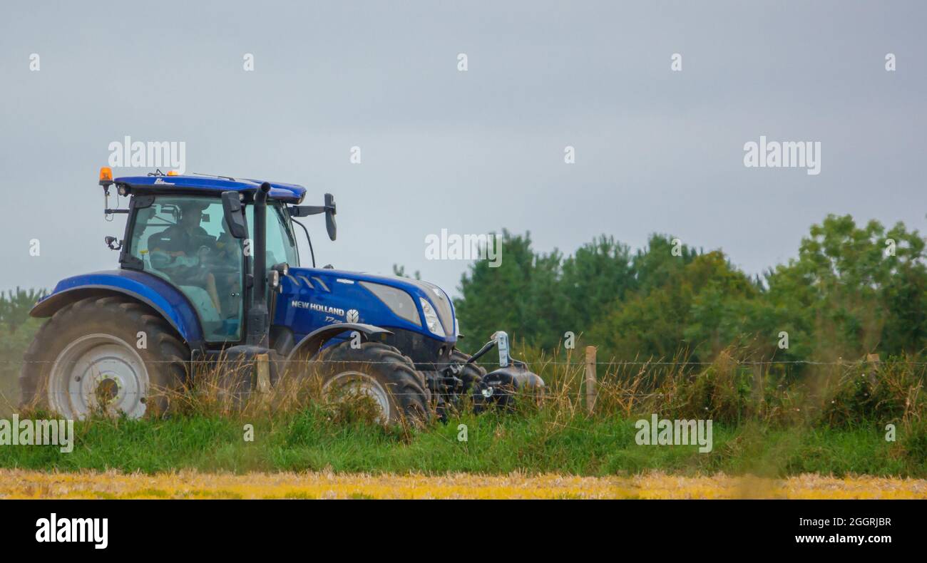 Neuer Holland T7 225 Traktor in Aktion Stockfoto