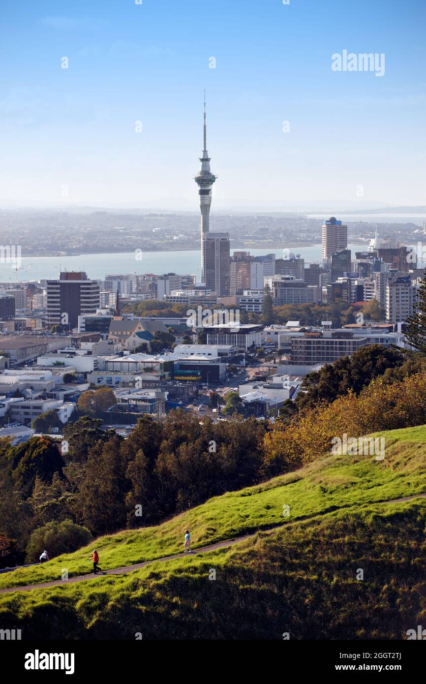 Blick auf Auckland vom Mt Eden, Auckland, Neuseeland Stockfoto
