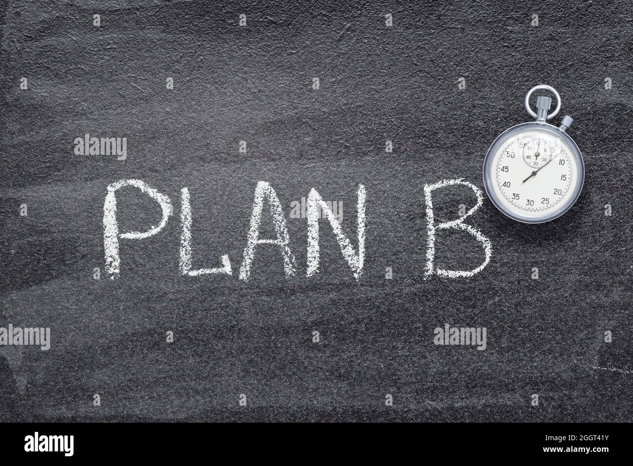 Plan B-Phrase auf Tafel mit vintage präziser Stoppuhr geschrieben Stockfoto