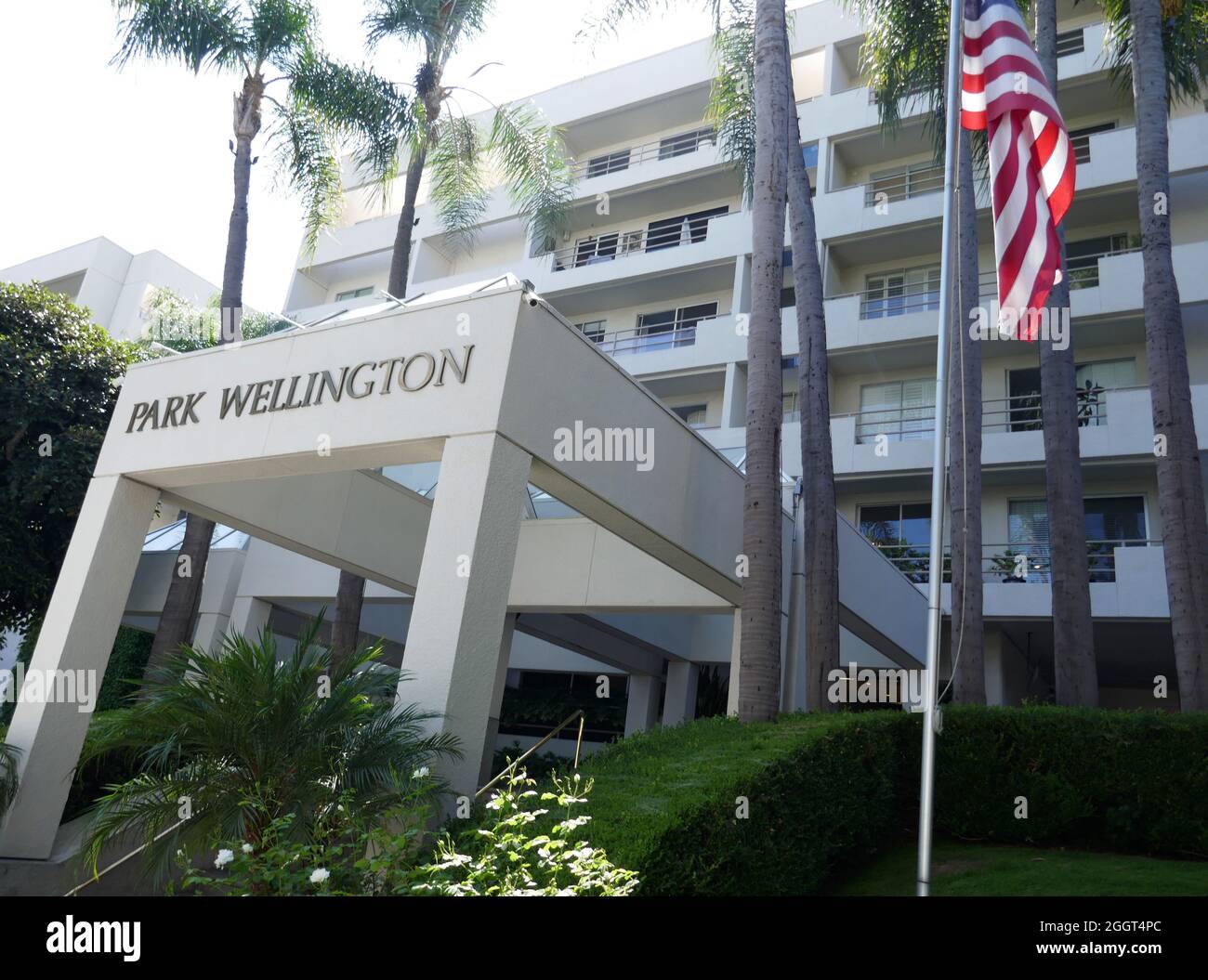 West Hollywood, California, USA 2. September 2021 Eine allgemeine Sicht auf die Atmosphäre von Theodore Bikels früherem Zuhause/Wohnsitz in der 1131 Alta Loma Road am 2. September 2021 in West Hollywood, Kalifornien, USA. Foto von Barry King/Alamy Stockfoto Stockfoto