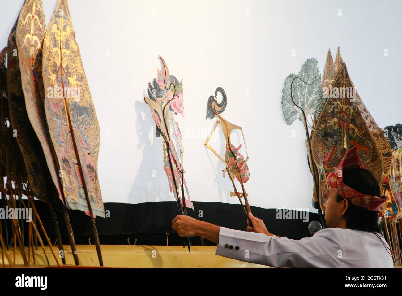 Palembang Schattenpuppenspiel. In Indonesien gibt es mehrere Regionen, die Wayang kulit Art mit ihren eigenen Merkmalen haben. Stockfoto