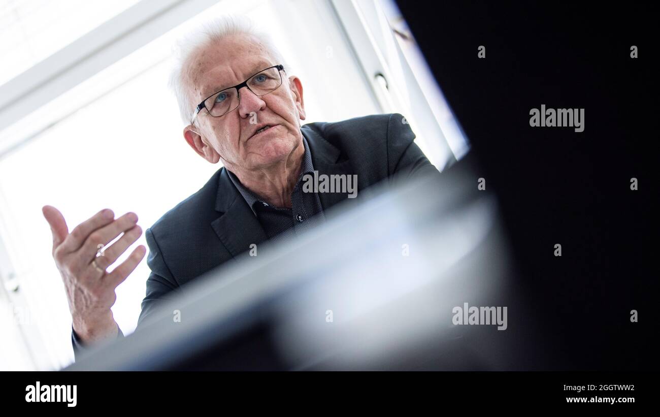 02. September 2021, Baden-Württemberg, Heidenheim: Der Ministerpräsident von Baden-Württemberg, Winfried Kretschmann (Bündnis 90/die Grünen), gibt der Deutschen Presse-Agentur (dpa) ein Interview. Foto: Tom Weller/dpa Stockfoto