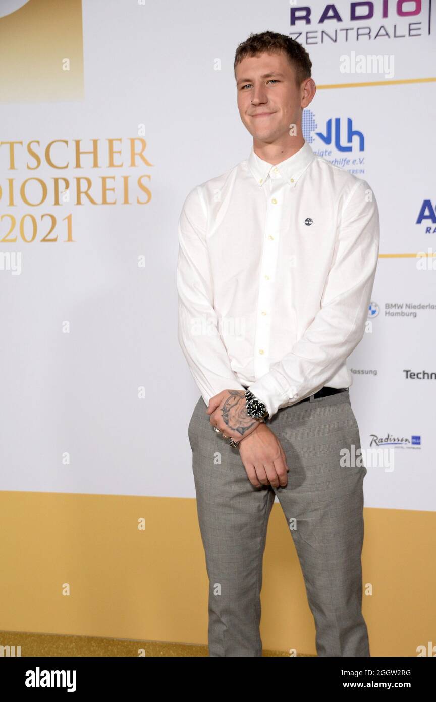 Hamburg der 02.09.2021 - Nathan Evans bei der Verleihung des Deutschen Radiopreises 2021 in Hamburg auf dem goldenen Teppich. Die feierliche Gala fand unter Stockfoto