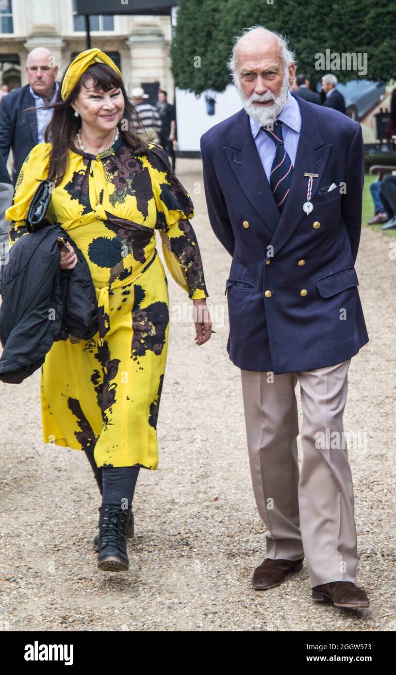 Hampton Court 3 September 2021 Prinz Michael von Kent, Mitglied der britischen Königsfamilie ‘ Er ist ein väterlicher erster Cousin von Königin Elizabeth II. , einem Enkel von König George V und Königin Mary, der den Concours of Elegance im Hampton Court Paul Quezada-Neiman/Alamy Live News besucht Stockfoto