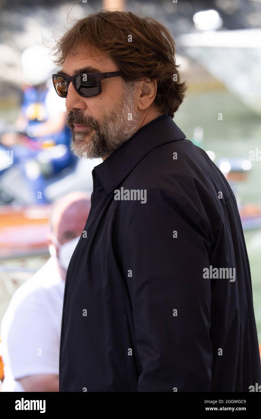 Palazzo del Casino, Lido di Venezia, Italien, 03. September 2021, Javier Bardem verlässt den Palazzo del Casino nach der 'Dune' Fotozelle. Während des 78. Venice Film Festival 2021 - Nachrichten Stockfoto