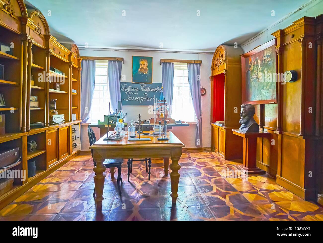 PEREIASLAV, UKRAINE - 22. MAI 2021: Das Innere des Labors im Haus-Museum von Nikolay Benardos (russischer Erfinder, Wissenschaftler), Pereiaslav Scansen, Stockfoto