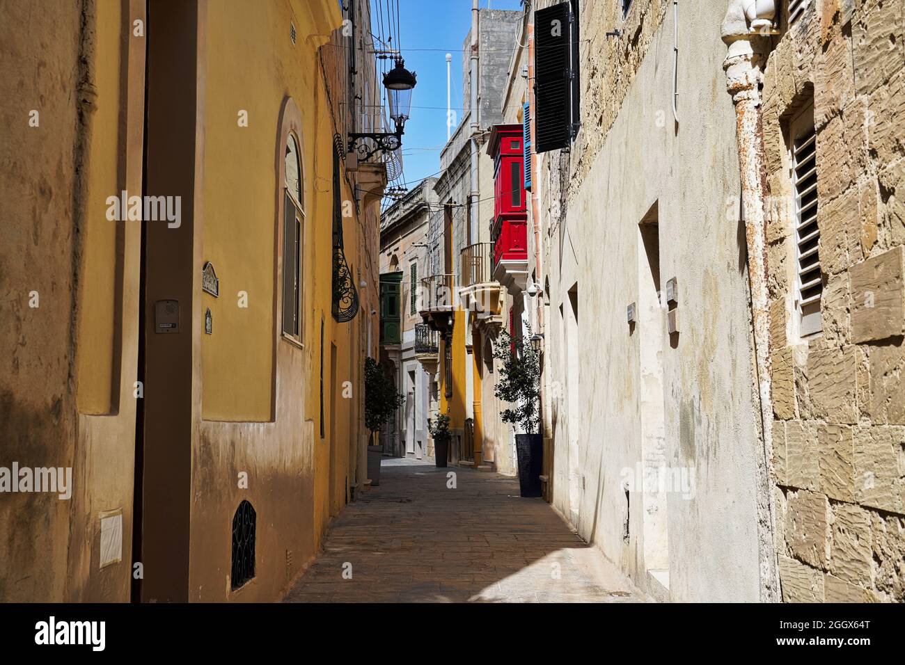 Kleine schöne Gassen und Straßen in der ehemaligen Hauptstadt Mdina, Malta, Europa Stockfoto