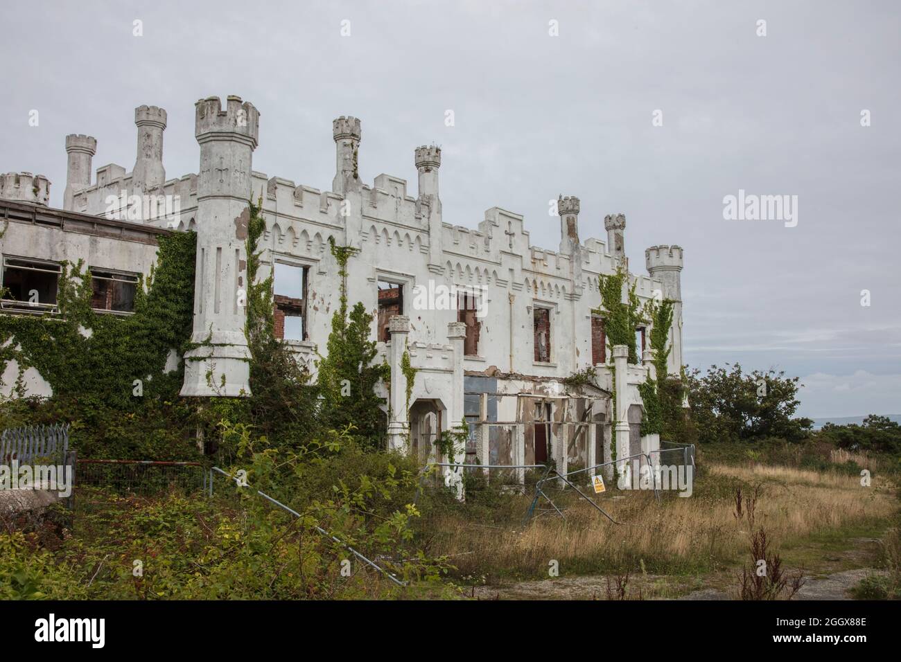 Verlassene Hotel, Holyhead, Anglesey Stockfoto