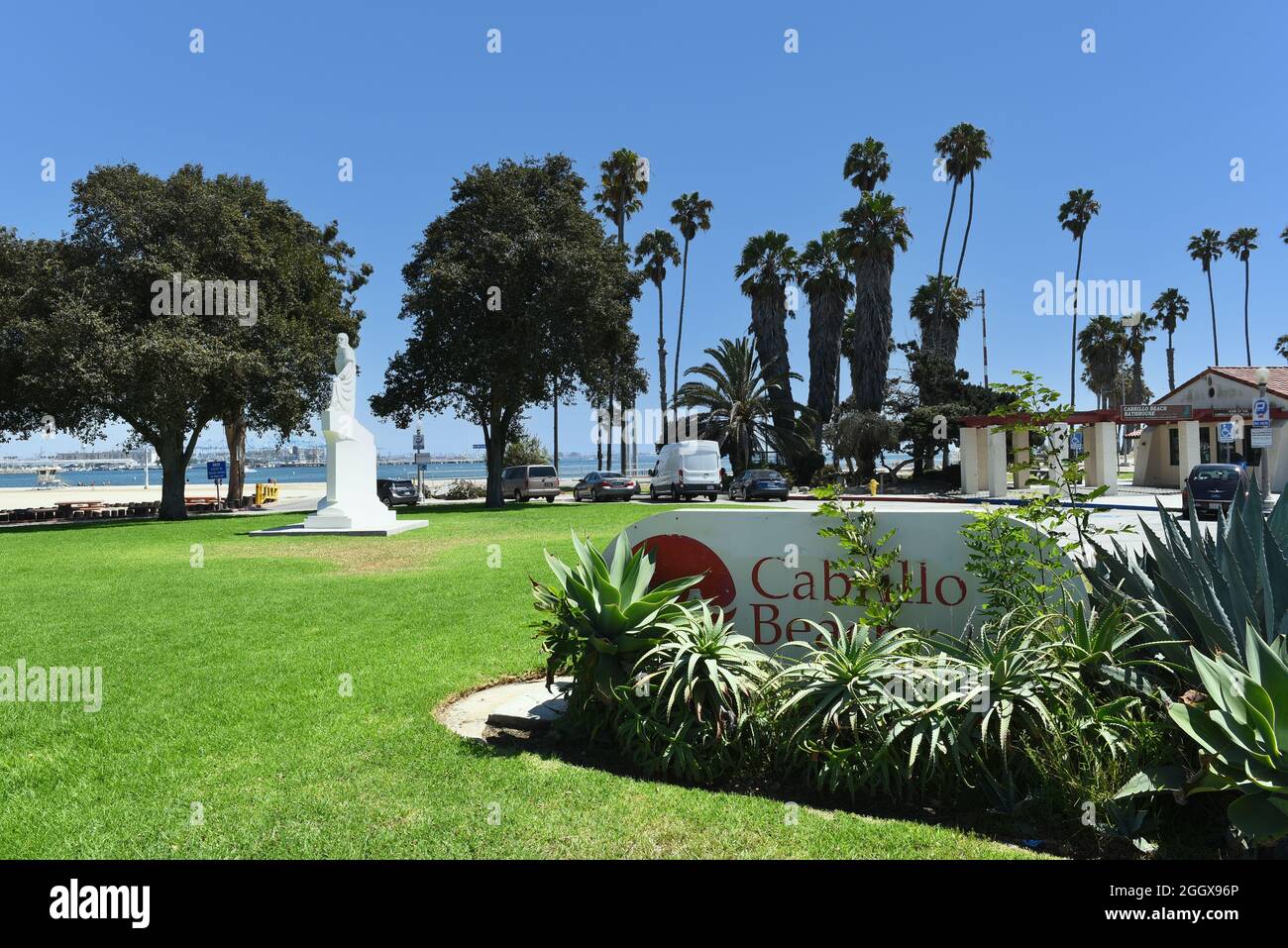 SAN PEDRO, KALIFORNIEN - 27. AUG 2021: Juan Rodriguez Cabrillo Statue im Badehaus am Cabrillo Beach. Stockfoto