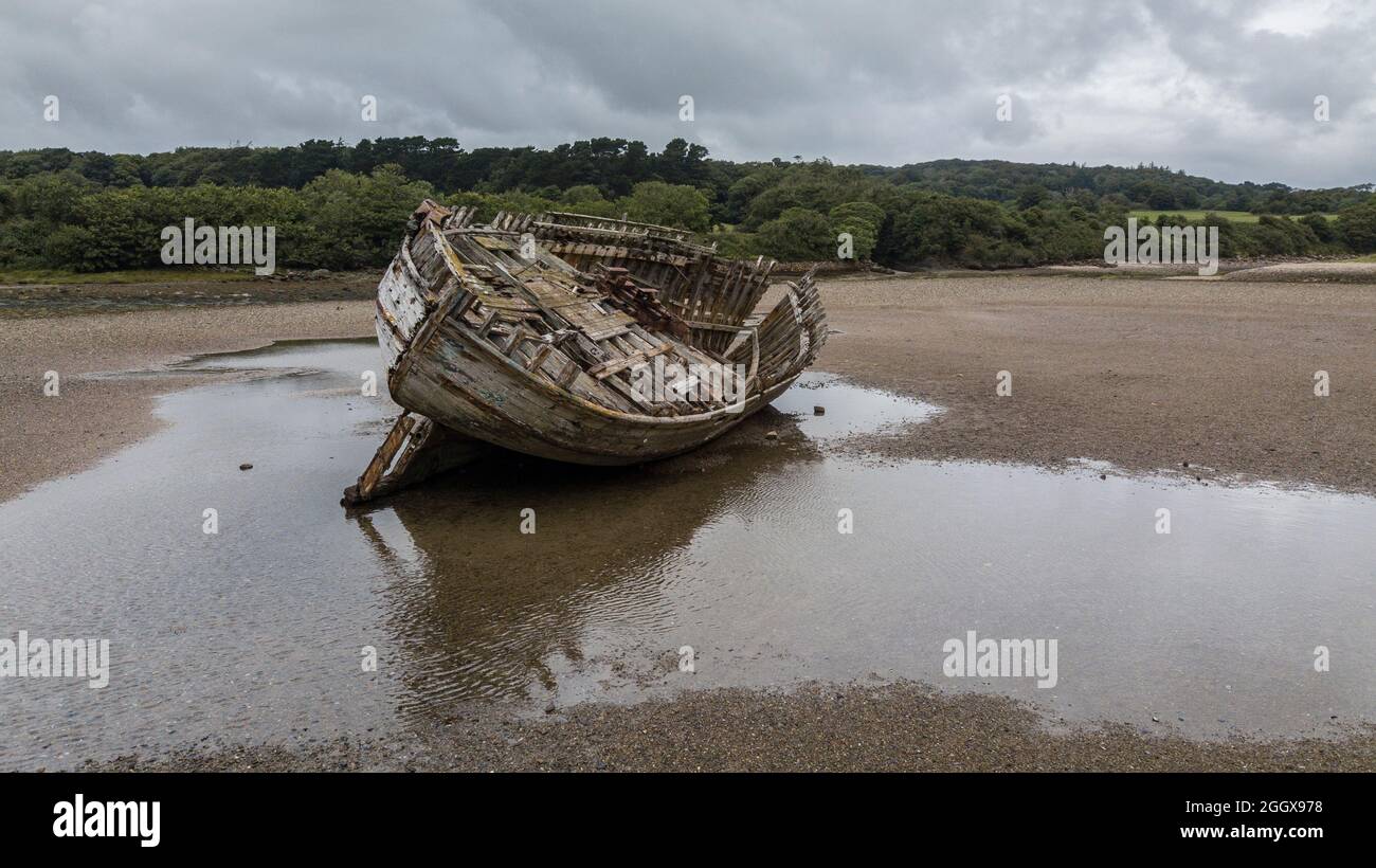 Verlassene Boot in Duras Bay Stockfoto