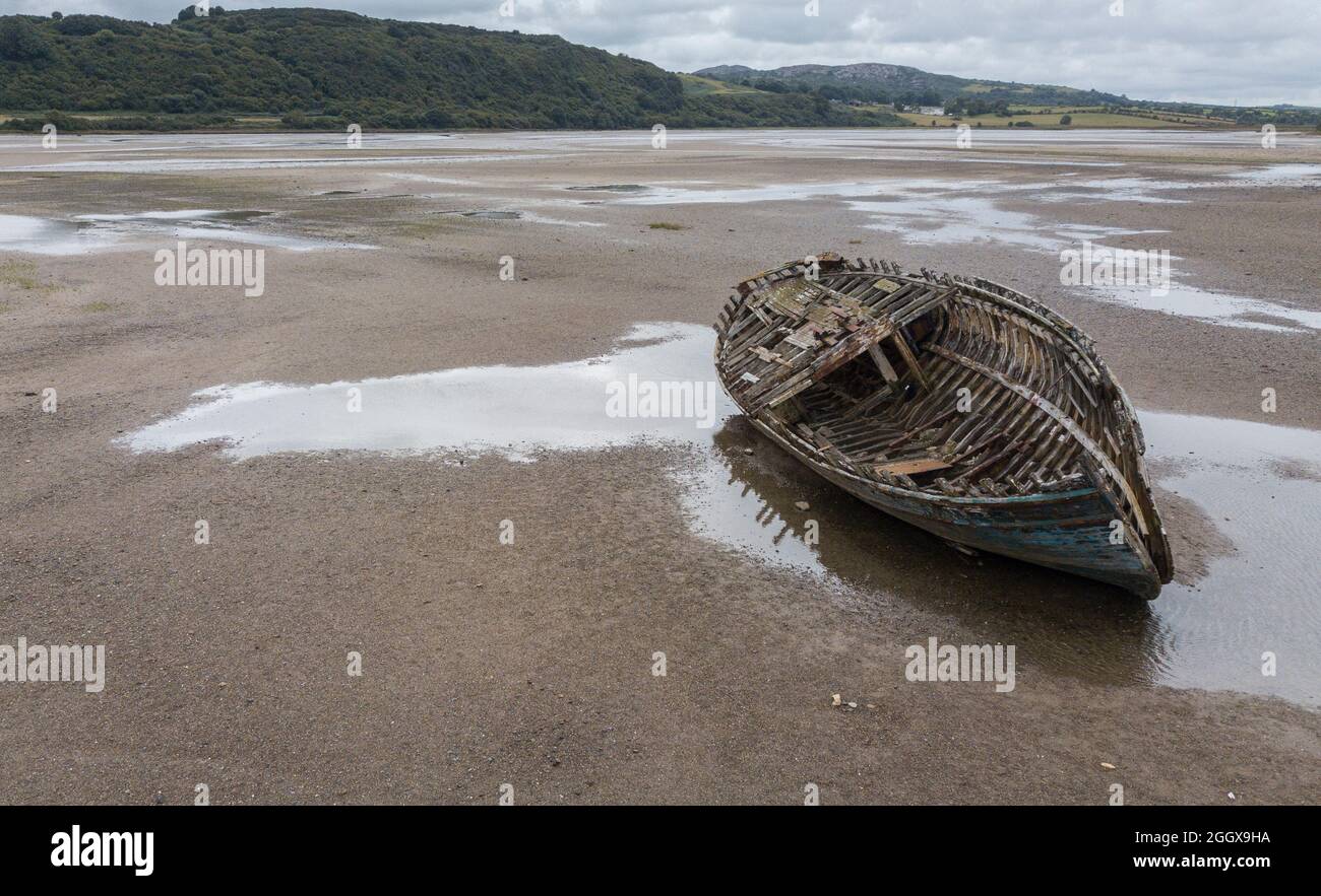 Verlassene Boot in Duras Bay Stockfoto