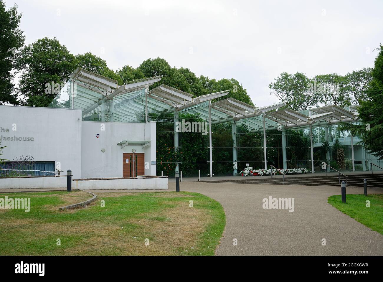 The Glasshouse, in Jephson Gardens, Royal Leamington Spa, Warwickshire, England. Es beherbergt eine Reihe exotischer tropischer und gemäßigter Pflanzen. Stockfoto