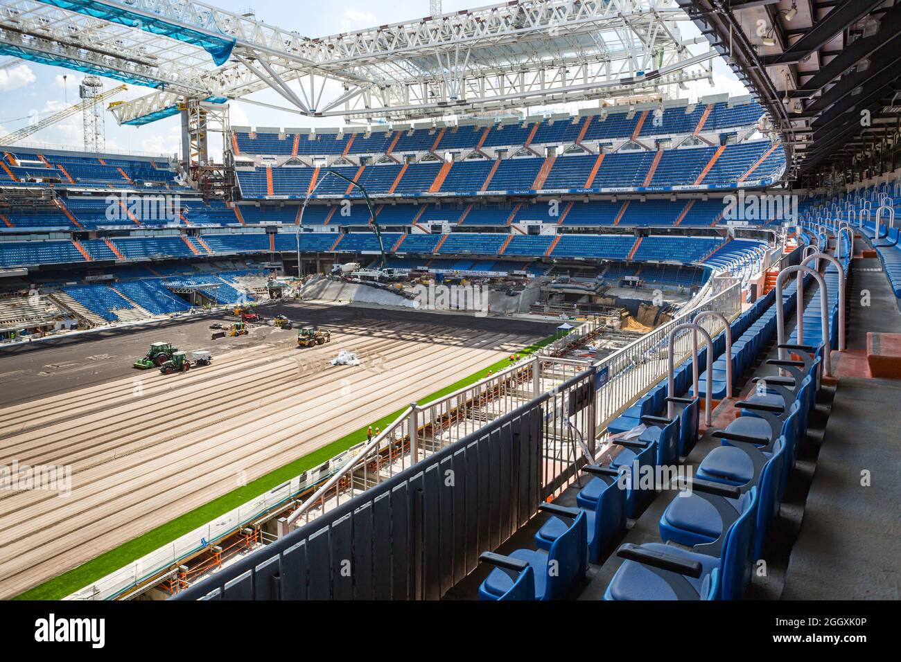 Madrid, Spanien - 03. September 2021: Inneneinrichtung von Santiago Bernabeu, Fußballstadion Real Madrid, während Renovierungsarbeiten. Stockfoto