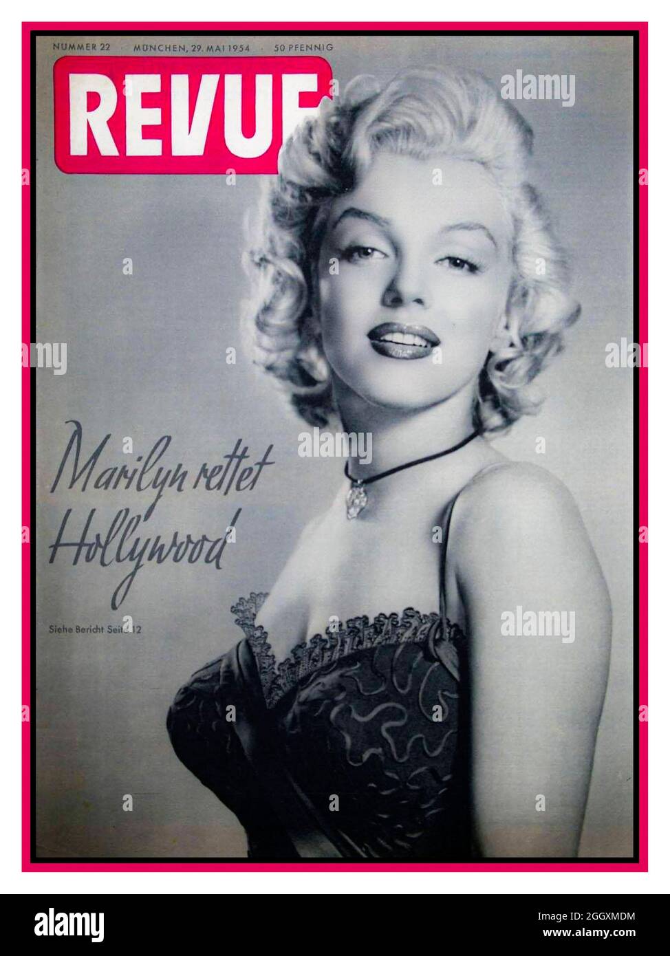 Marilyn Monroe 1954 REVUE des deutschen Filmmagazins mit einem wunderschönen Marilyn Monroe Studioportrait in Schwarzweiß auf dem Frontcover. Revue ist eine wöchentlich erscheinende Illustrierte in deutscher Sprache, die in Luxemburg veröffentlicht wird. Stockfoto