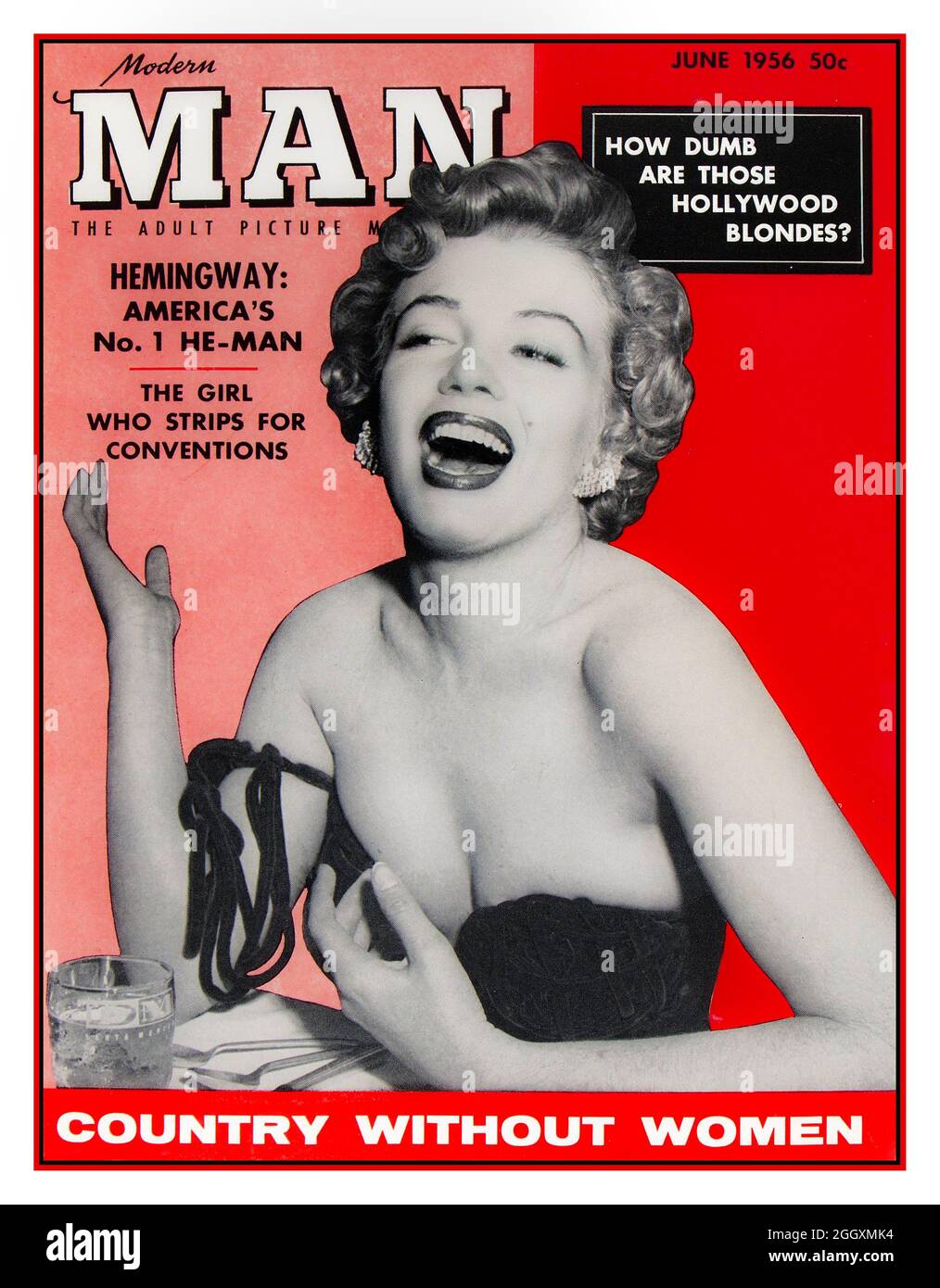 1956 Marilyn Monroe auf dem Titelbild von Modern man, einem männlichen Klatsch- und Titelmagazin, mit der sexistischen, nicht politisch korrekten Frage 'wie dumm sind die Hollywood Blondes'? Vintage Men's Magazine mit sexistischen Artikeln, Bildern und Pin-up-Bildern Stockfoto